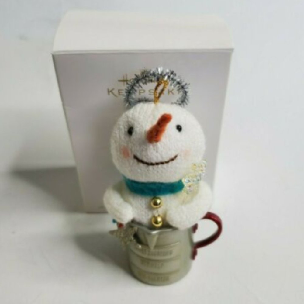 2010 Hallmark Keepsake Ornament A Cupful of Wishes